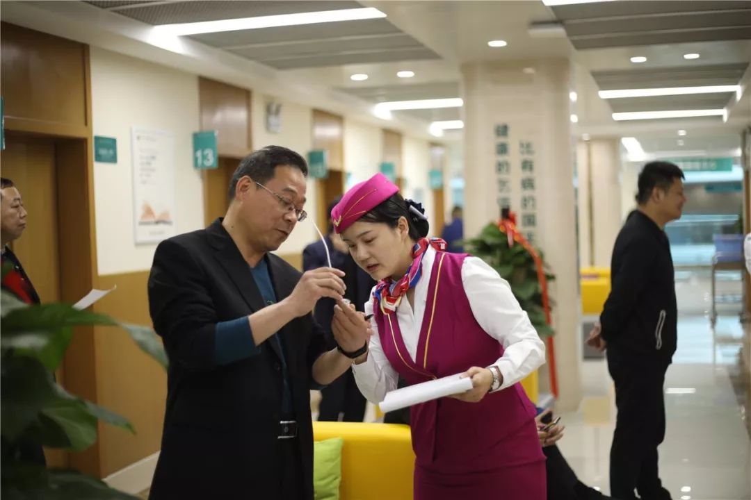 湛江24小时套医保卡(北京医保卡使用指南)